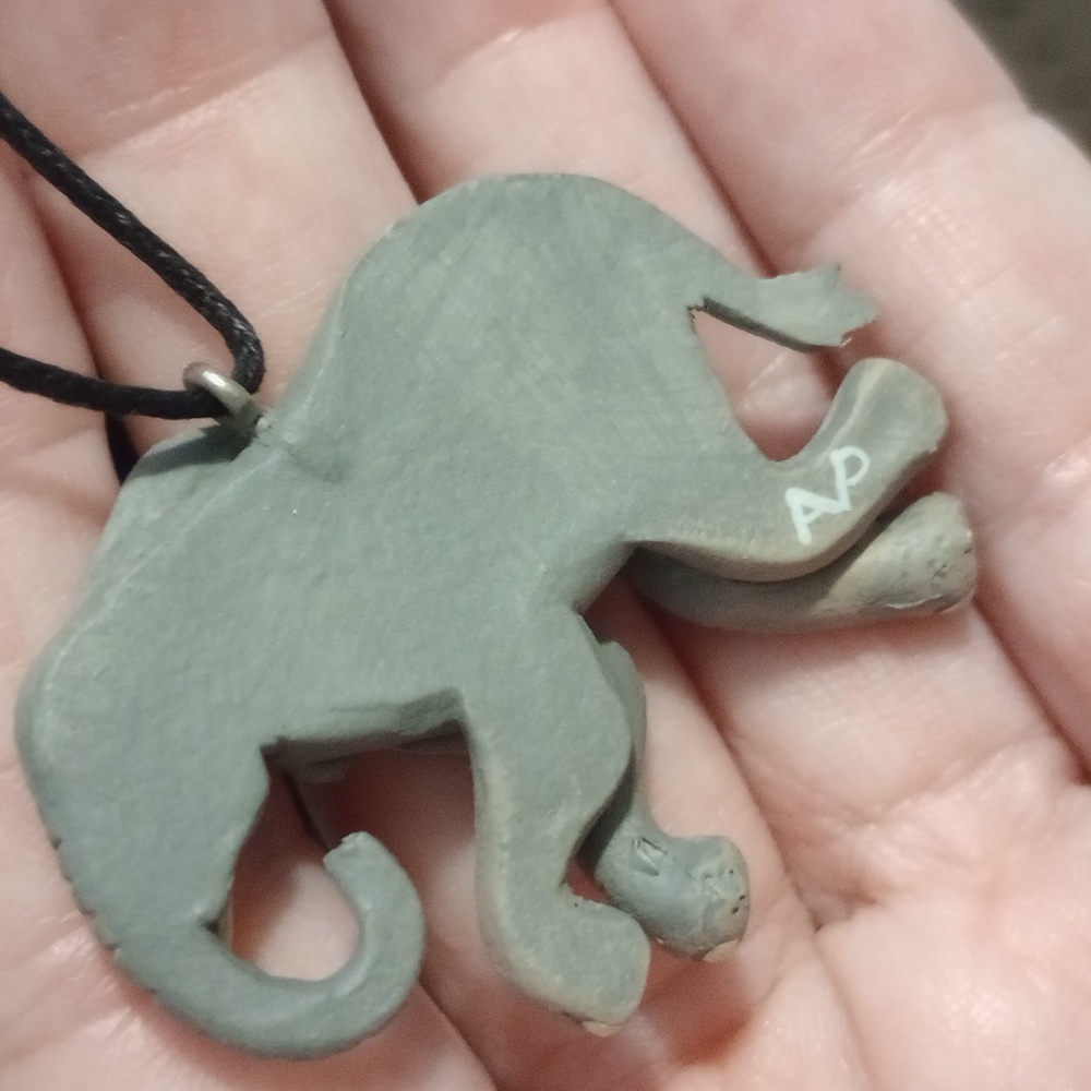 Elephant Pendant - Picture 2 of 3